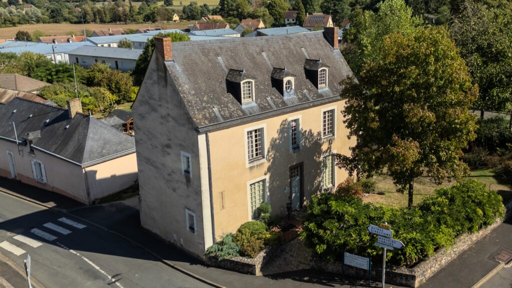 Vue du ciel de la Maison des Glycines à Parigné l'Evêque